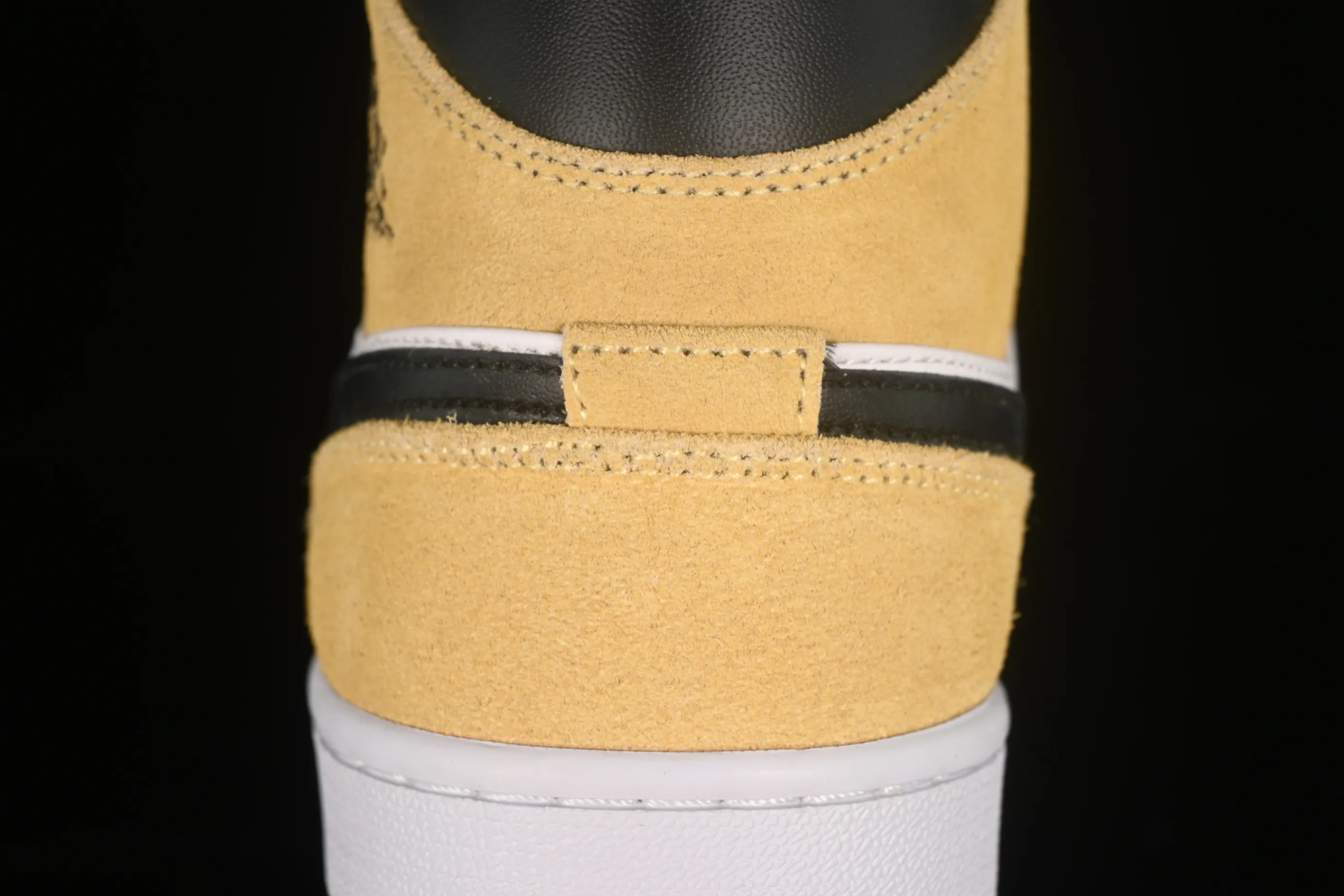 All categories Air Jordan Jordan series basketball shoes Air Jordan 1 Mid Air Jordan 1 Mid AJ1 Joe 1 neutral powder mid-top cultural casual sneakers DX4332-800